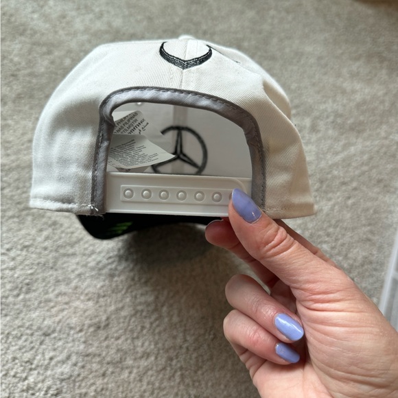 AMG FORMULA ONE TEAM Mercedes Patronas Hat - Picture 9 of 9